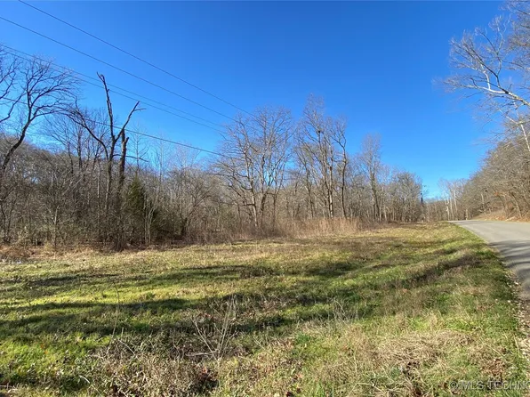 470402 E 893rd Rd, Stilwell, OK 74960