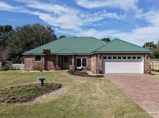 1933 Seahawk Ln, Navarre, FL 32566