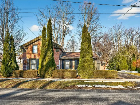 17 Washington St, Dundee, NY 14837