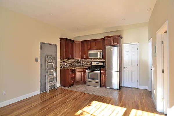 Rented by Hagstrom Management Inc | media 30
