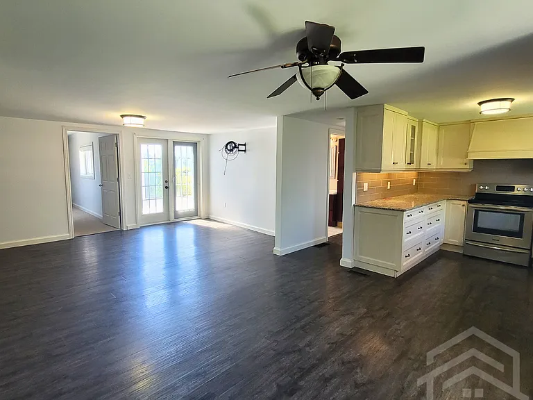 383305 Salford Rd — Photo 3