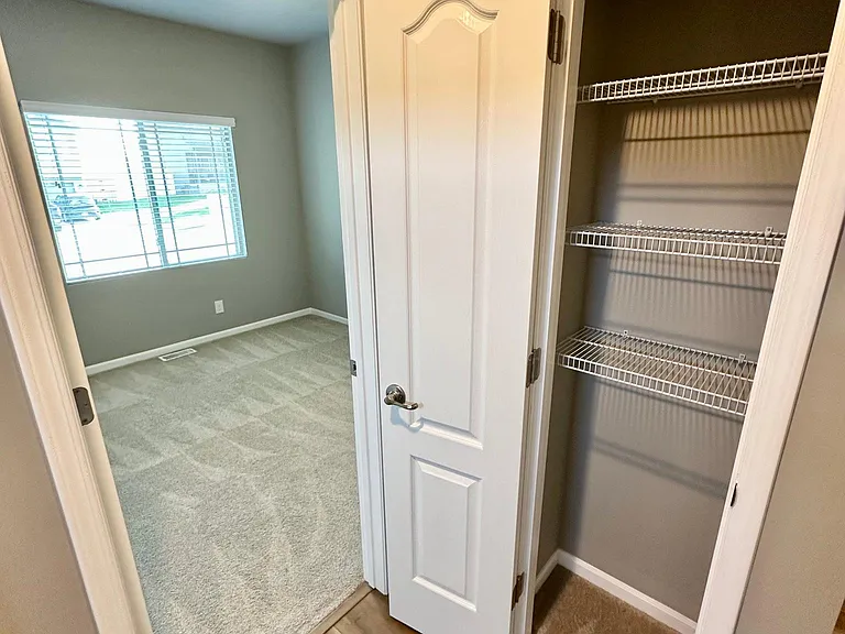 3rd bedroom and linen closet