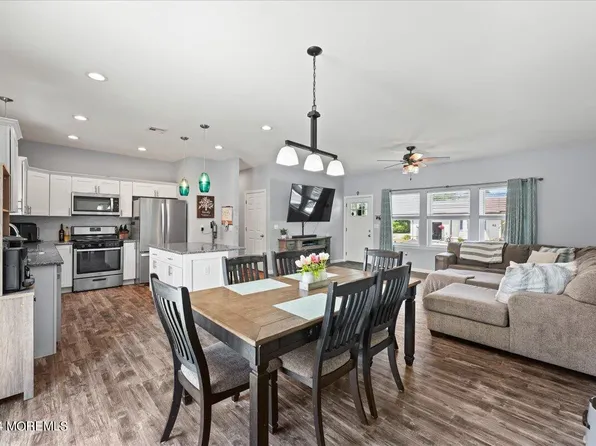 81 Wave Street, Beachwood, NJ 08722