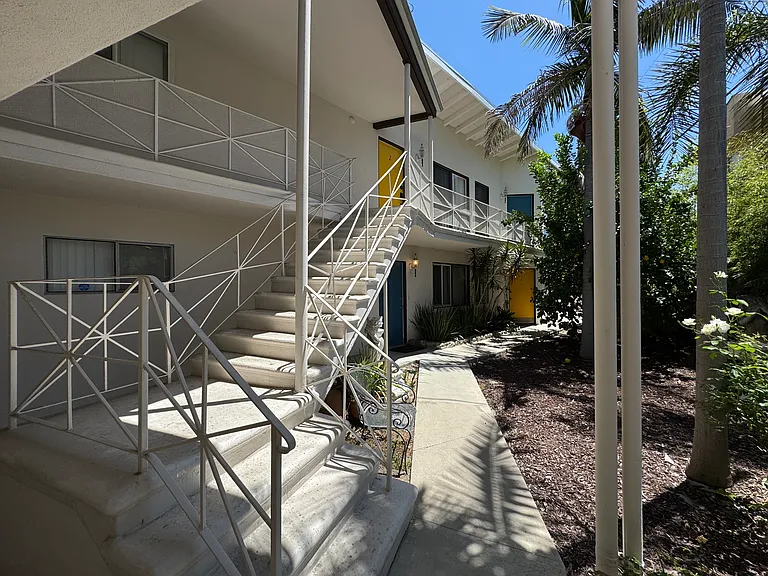 4418 Vantage Ave #3 — Photo 33