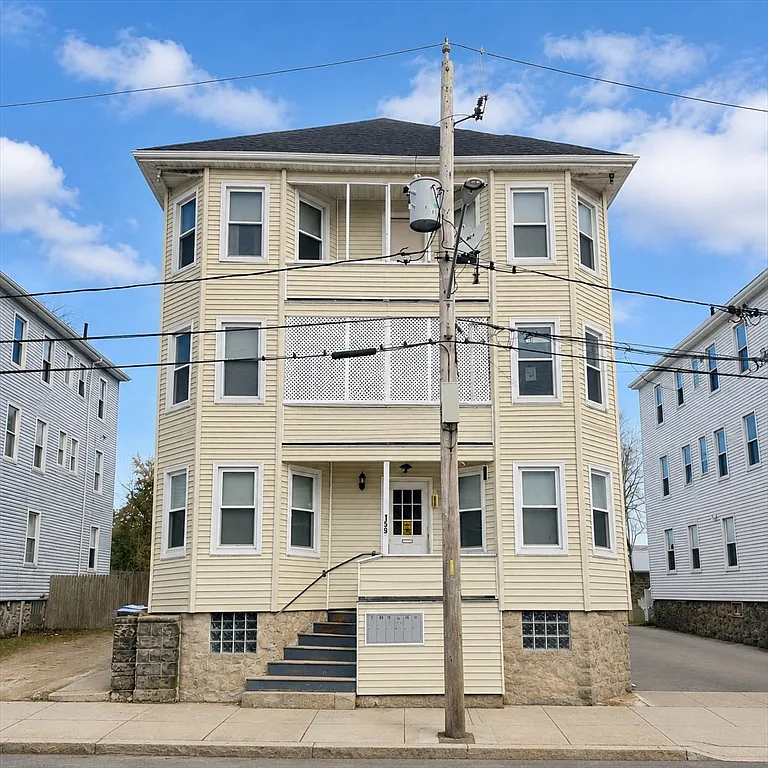 2 bed, 1.0 bath, 674 sqft, $1,500 — Photo 1