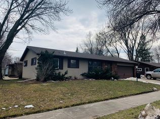 2104 17 1/2 St NW, Rochester, MN 55901