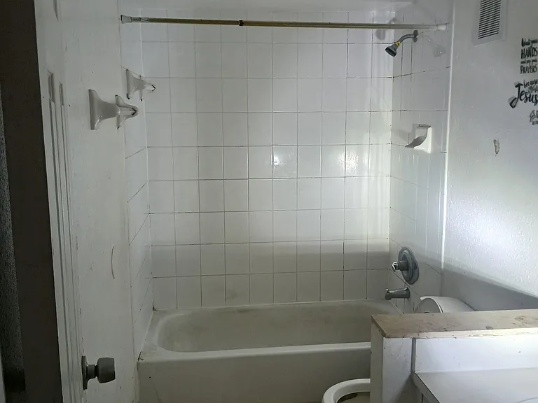 5100 SW 41st St #202 — Photo 7