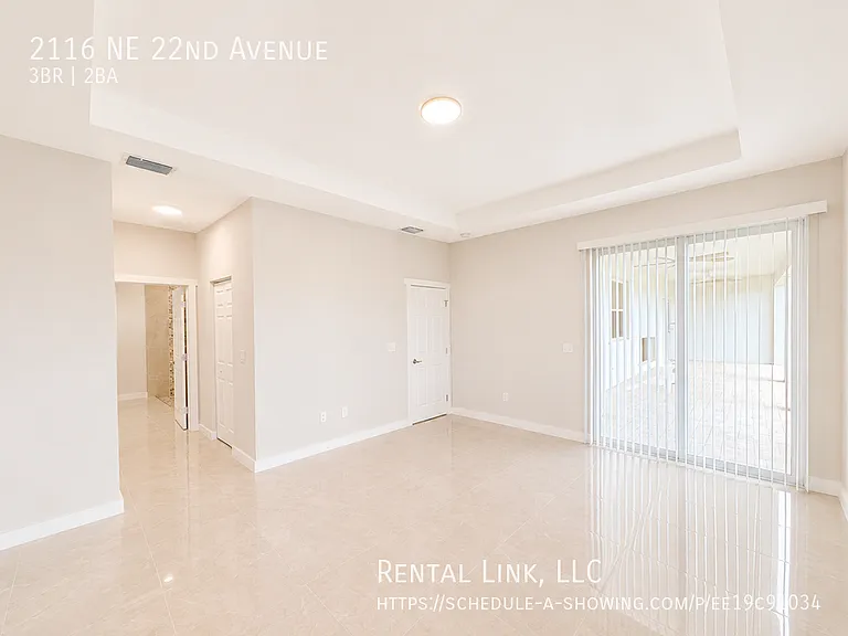 2116 NE 22nd Ave — Photo 14