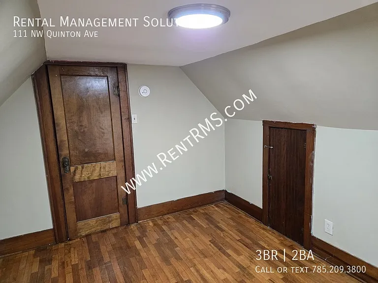 111 NW Quinton Ave — Photo 18