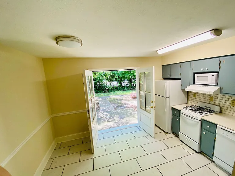 200-206 Lummus Dr — Photo 6