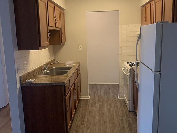 3rd image of 11245 S Harlem Ave APT C4