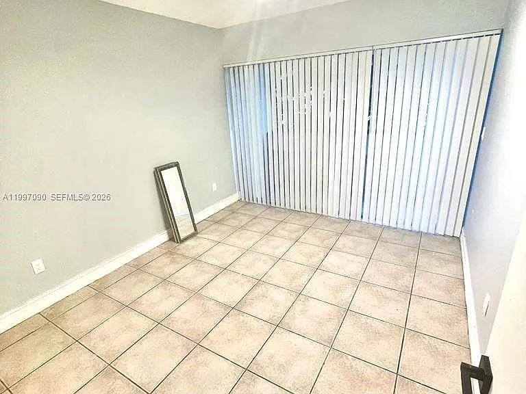 400 NE 18th Ave #206 — Photo 3