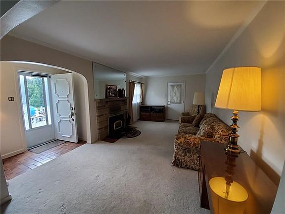 4th image of 13395 Lincoln Way