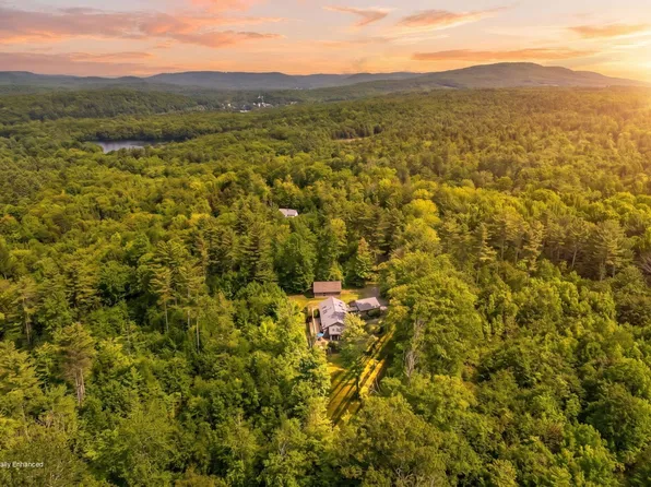 15 Raspberry Road, Mount Vernon, ME 04352