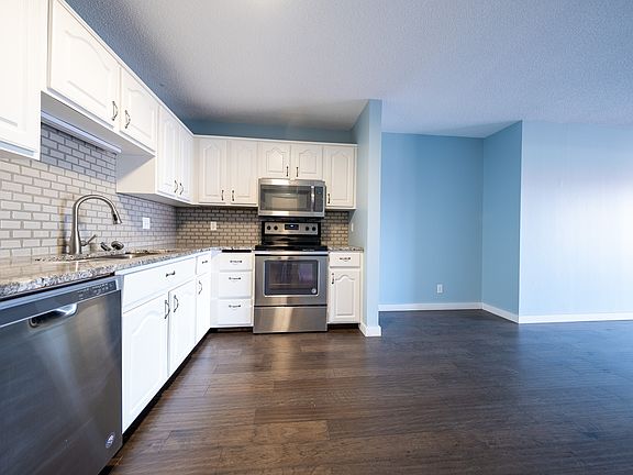 4th image of 26 10th St W Unit 804