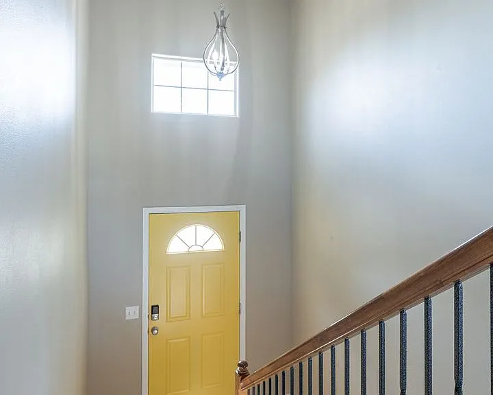 19160 Drexel Cir — Photo 4