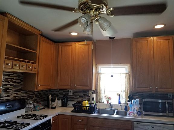 5th image of 102 Dolbow Ave