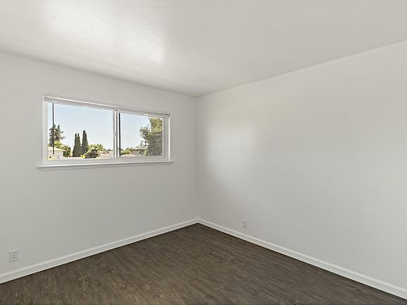 3rd image of 200 Dumbarton Ave