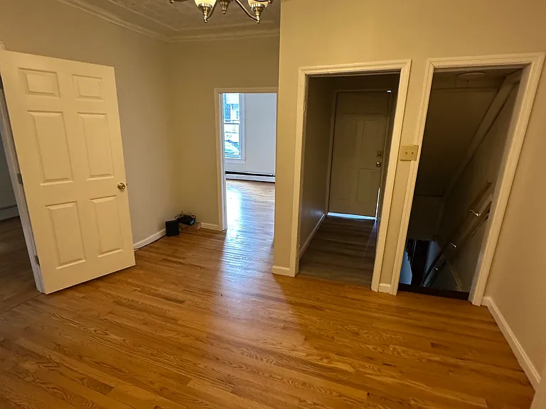 250 4th St #1 — Photo 7