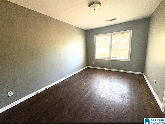 4th image of 1233 15th Way SW
