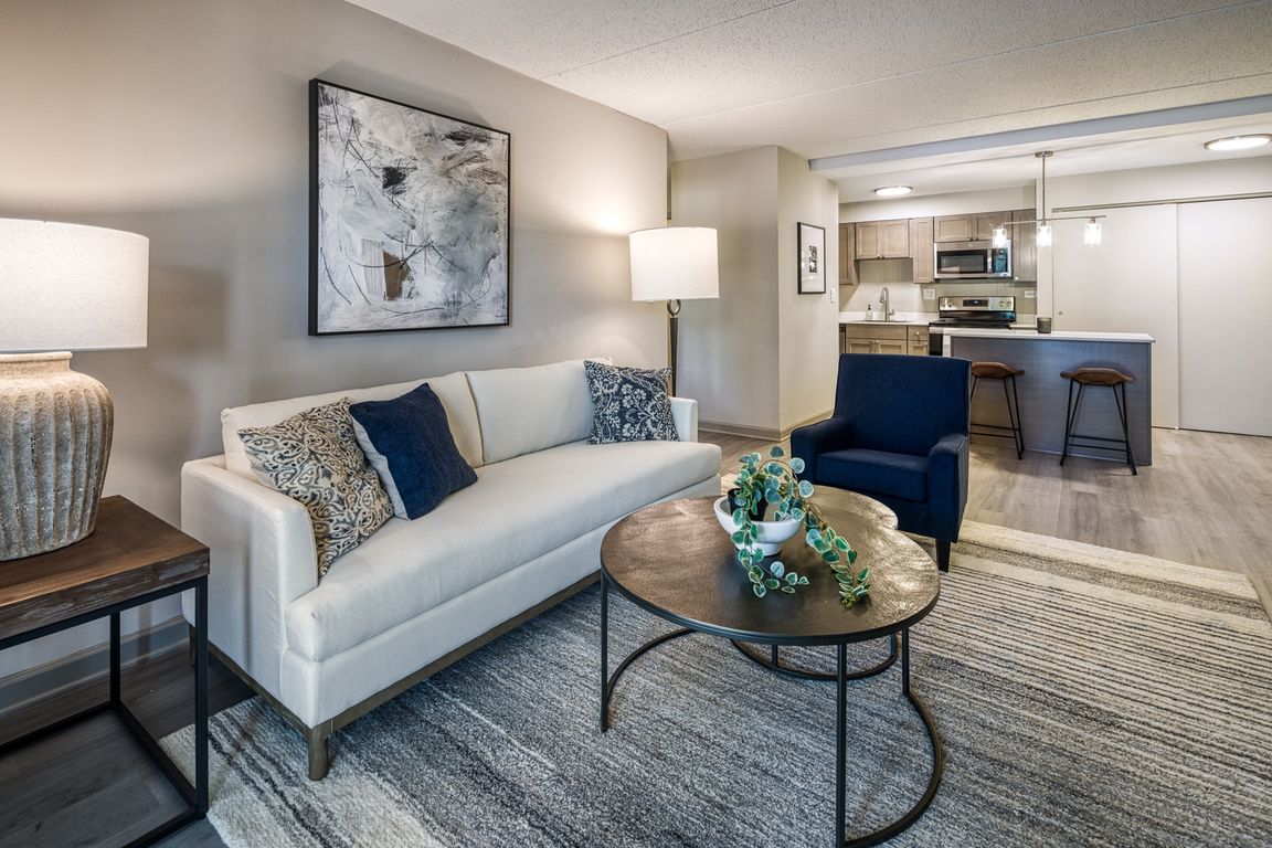 Renovated 1 Bedroom Garden Concept Living Room