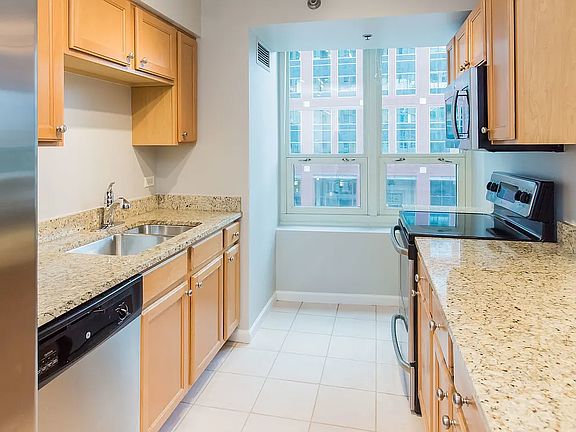 2nd image of 345 N Lasalle St #301