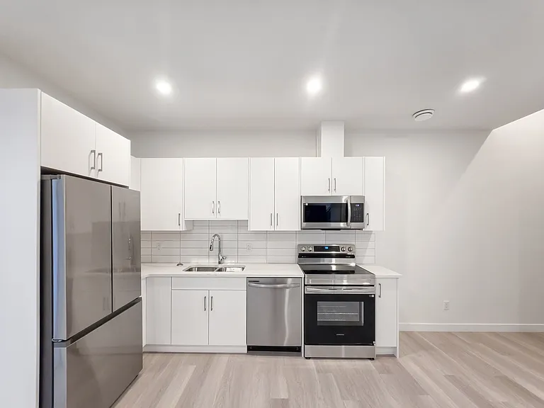 2108 Home Rd NW — Photo 5