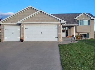 558 11th Ave NE, Melrose, MN 56352