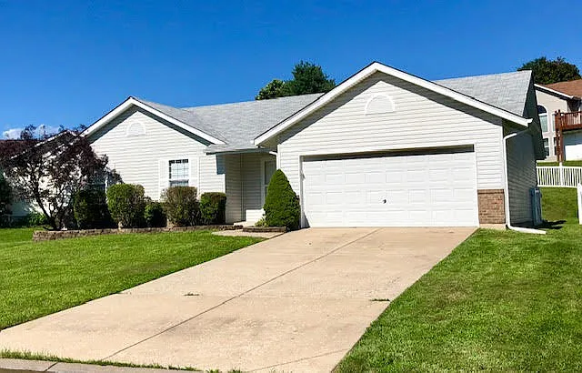 1208 Claycrest Dr photo 1