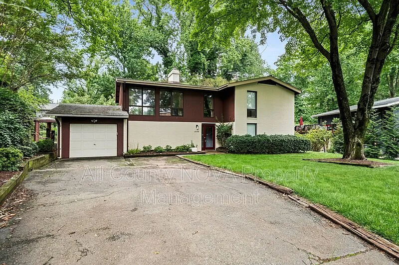 4 bed, 3.0 bath, 2600 sqft, $3,975 — Photo 2