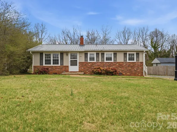 736 E 11th St, Newton, NC 28658
