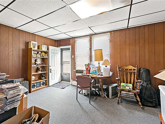 3rd image of 100 Wynoka St