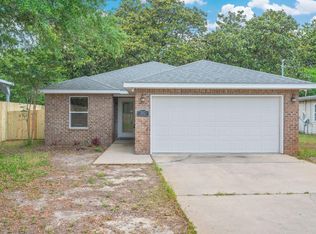 202 Paschel Ave, Mary Esther, FL 32569
