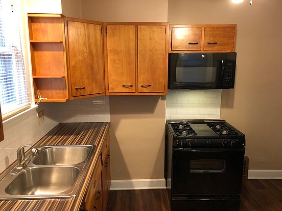 2nd image of 125 E Como Ave