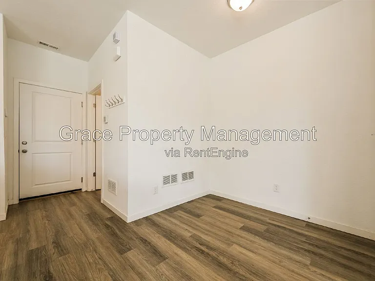 7920 Slate River St #D — Photo 6