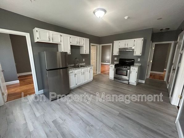 156 Pleasant St #3