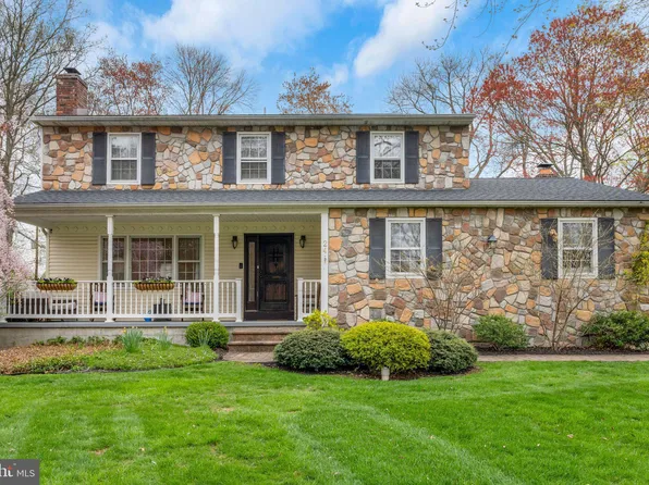 24 S Homestead Dr, Yardley, PA 19067