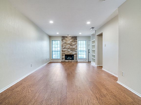 4th image of 10726 Pagewood Dr #45