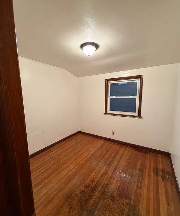 136 Willowlawn Pkwy #UPPER