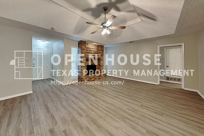 6117 Courtside Dr — Photo 3