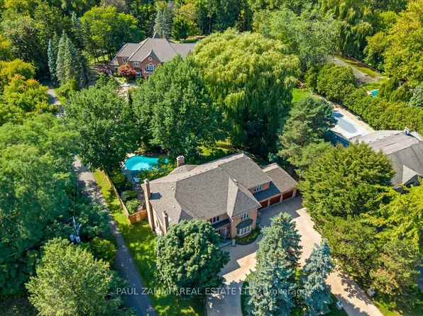 12 Old English Ln, Markham, ON L3T 2T9