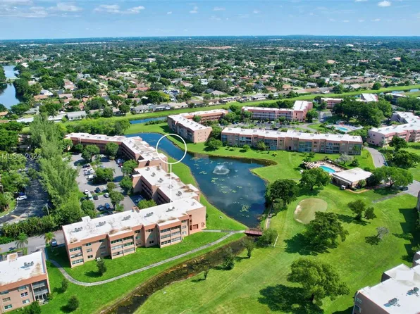 9861 Sunrise Lakes Blvd APT 206, Sunrise, FL 33322