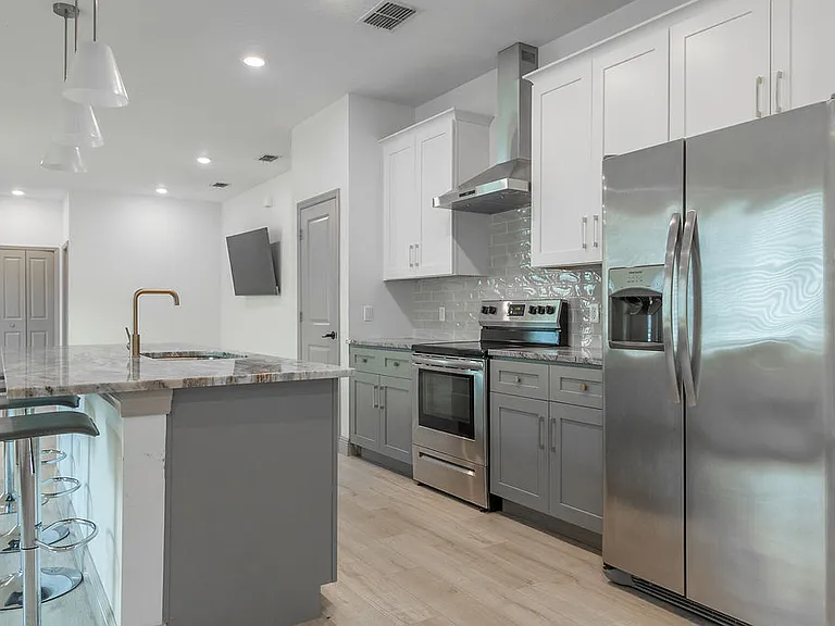 231 N Julia Ave — Photo 5