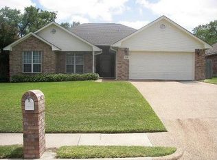 2306 N Pioneer Trl, Bryan, TX 77808