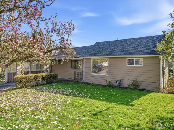 3323 Columbia Heights Road, Longview, WA 98632