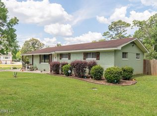 116 N 4th St, Wiggins, MS 39577