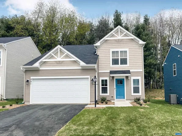 121 Shady Ct, Waynesboro, VA 22980