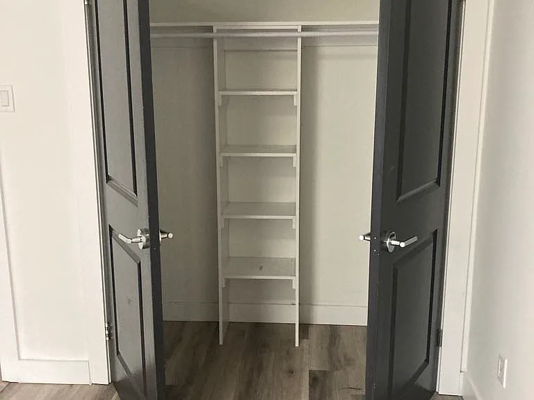 190 Oakdene Ave #302 — Photo 8