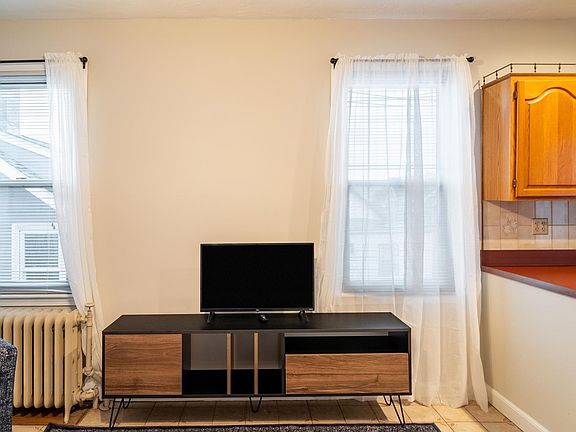 4th image of 88 Glen St #1668