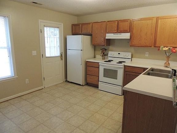 Kitchen has plenty cabinets and counter space